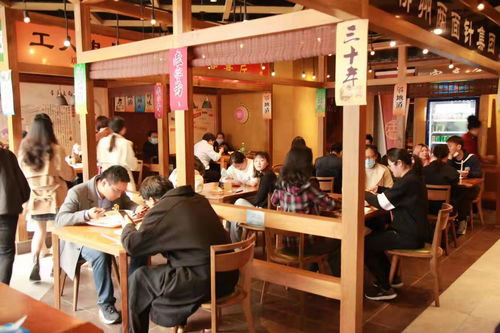 任性还是执着？杭城双姝打造400方螺蛳粉王国，帅气小哥成忠实回头客